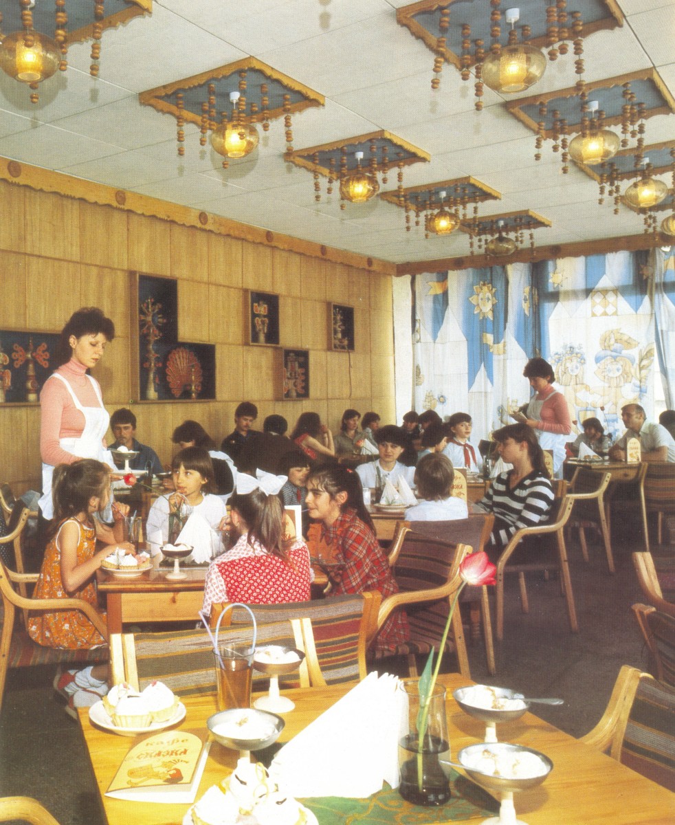 В Сказке на втором этаже